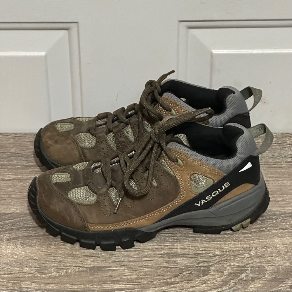 Vasque Mantra Womens  Brown and‎ Black Low top hiking Shoes 7317 Size 6.5 M